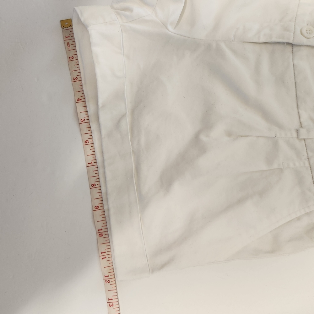 Cuffed Hem White Shorts - Picture 10 of 10
